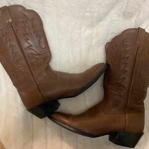 Ariat Brown Heeled Boots with Intricate Stitching
